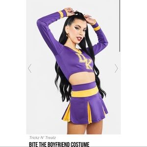 Bite the boyfriend Jennifer’s body cheer costume 💜